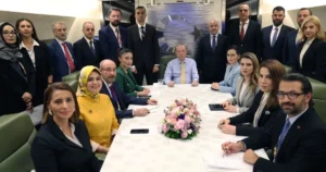 Cumhurbaşkanı Recep Tayyip Erdoğan, Azerbaycan dönüşü uçakta gazetecilerin sorularını yanıtladı.