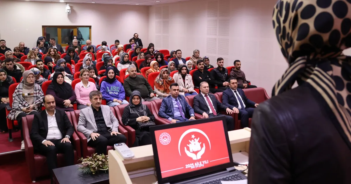 Erzurum’da aile söyleşileri