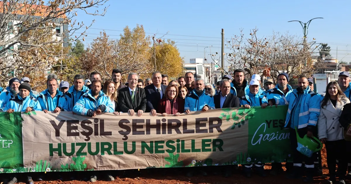  Gaziantep’te YEŞİLANTEP projesiyle fidanlar toprakla buluşuyor