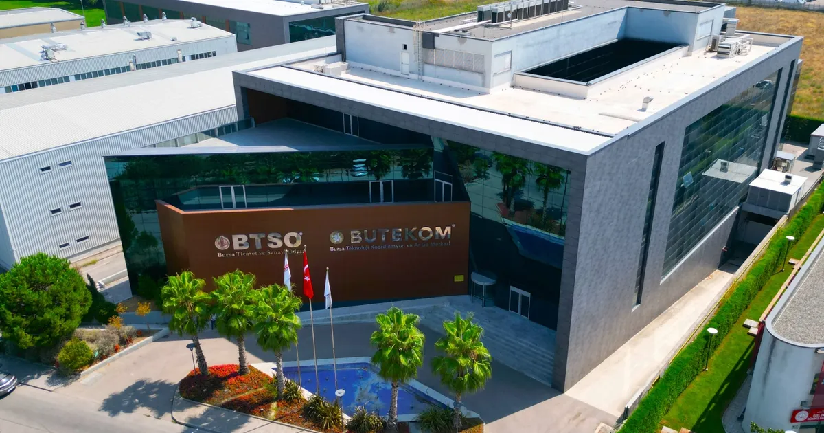 Geleceğin üretim teknolojileri BUTEKOM’da masaya yatırıldı