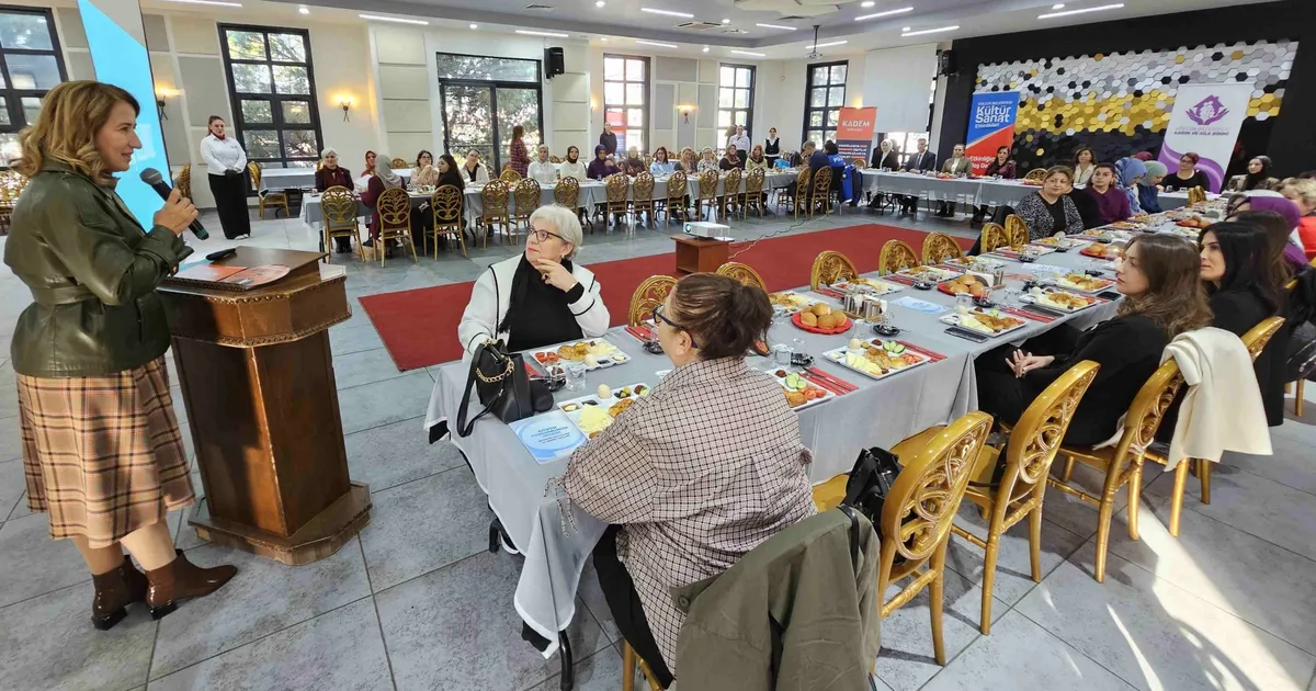 Gölcük’te kadına yönelik şiddetle mücadele farkındalığı