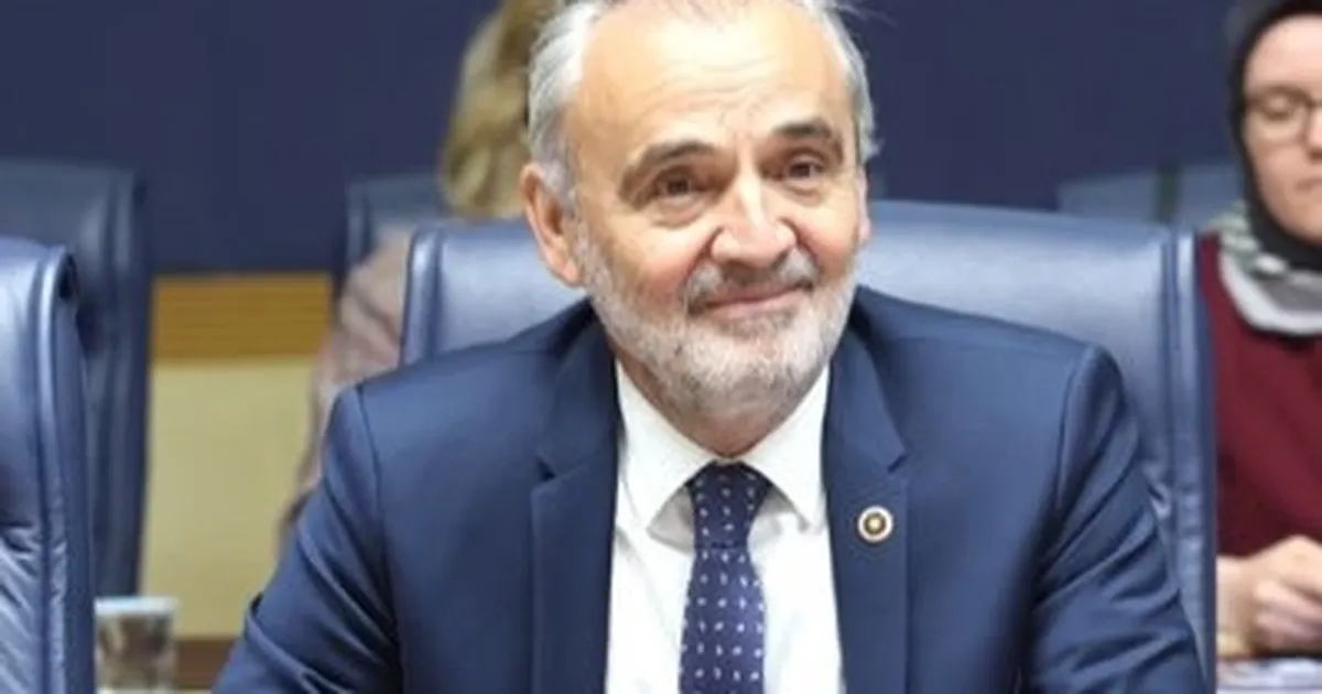 İYİ Partili Akalın: Gençlere bütçe değil, borç veriliyor