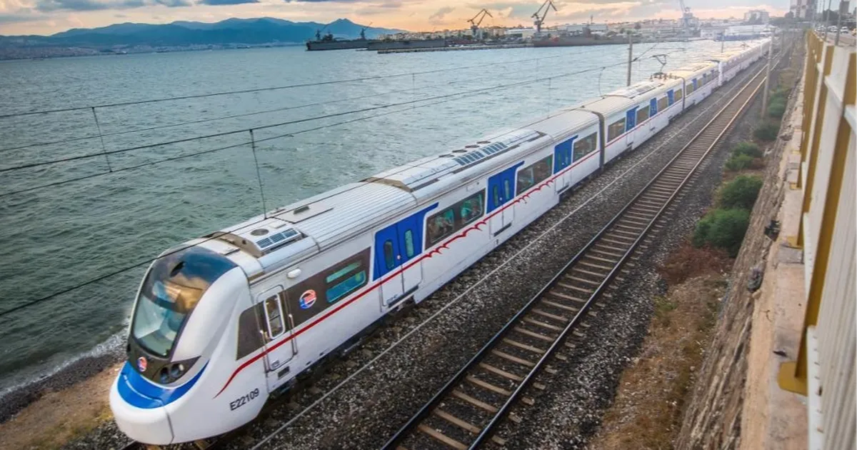 İzmir Büyükşehir’den Tugay’dan TCDD’ye sert çıkış: Ray kirasını sıfırlayın, 90 dakikayı hemen getireyim