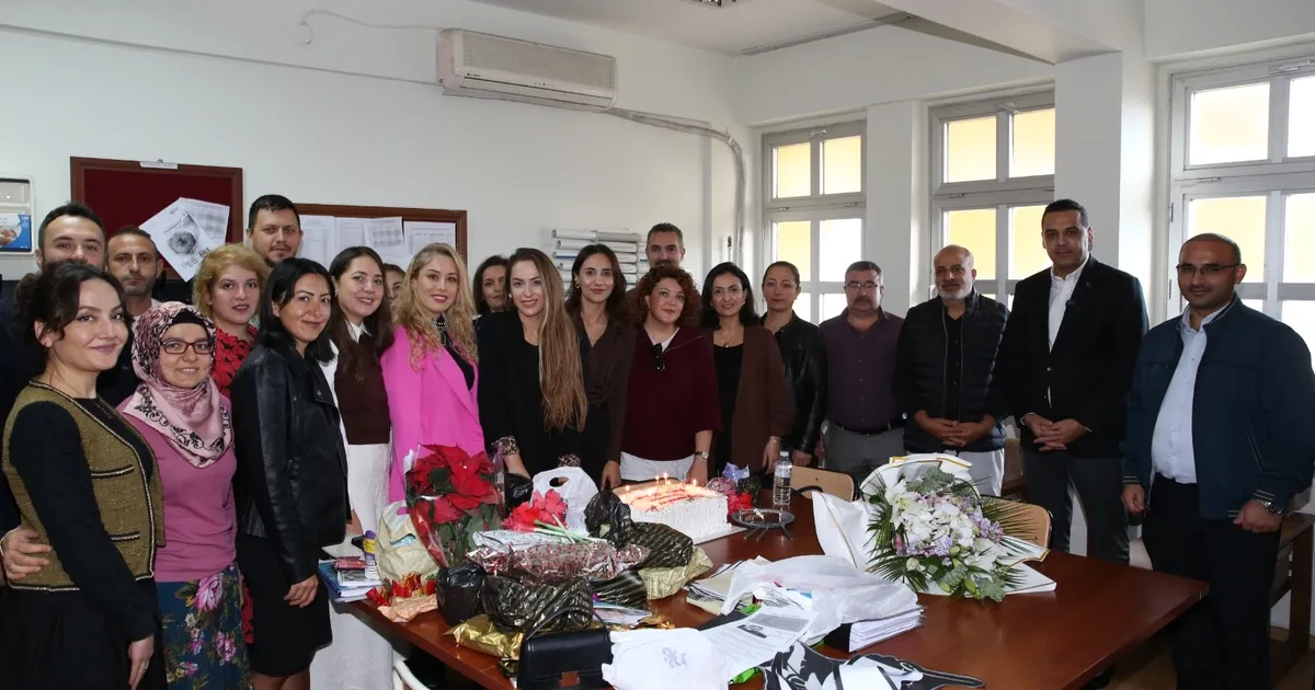 İzmir Çiğli Belediye Başkanı Onur Emrah Yıldız, 24 Kasım Öğretmenler