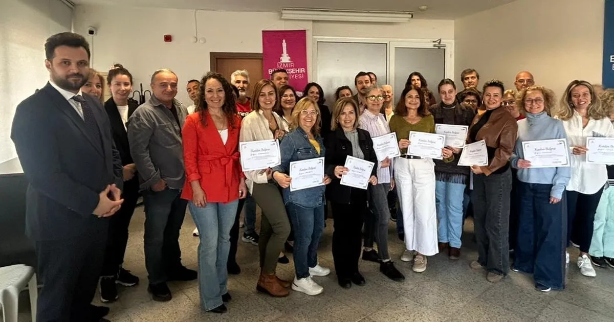 İzmir Meslek Fabrikası’nda sertifika sevinci
