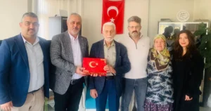Kocaeli'de İzmit Belediyesi, Başiskele’de yaşayan Kıbrıs Gazisi ailelerini ziyaret ederek