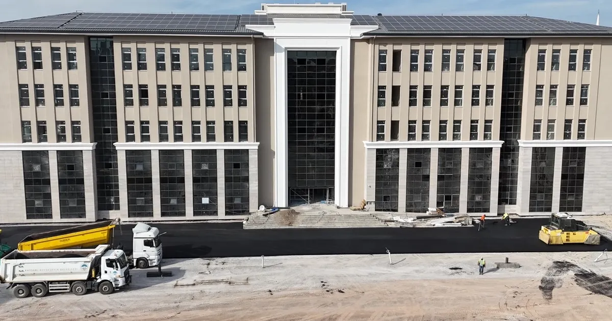 Kayseri Büyükşehir’den 2 milyon liralık asfalt yatırımı