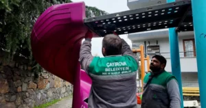 Kocaeli Çayırova Belediyesi Park ve Bahçeler Müdürlüğü grupları, ilçedeki iki
