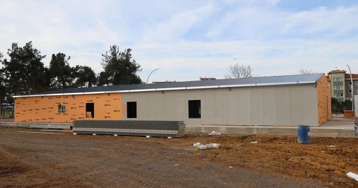 Kocaeli Gebze’de geçici kaymakamlık binasında çalışmalar sürüyor