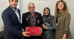 Kocaeli İzmit Belediyesi, Gebze’deki Kıbrıs Gazisi ailelerini ziyaret ederek minnet