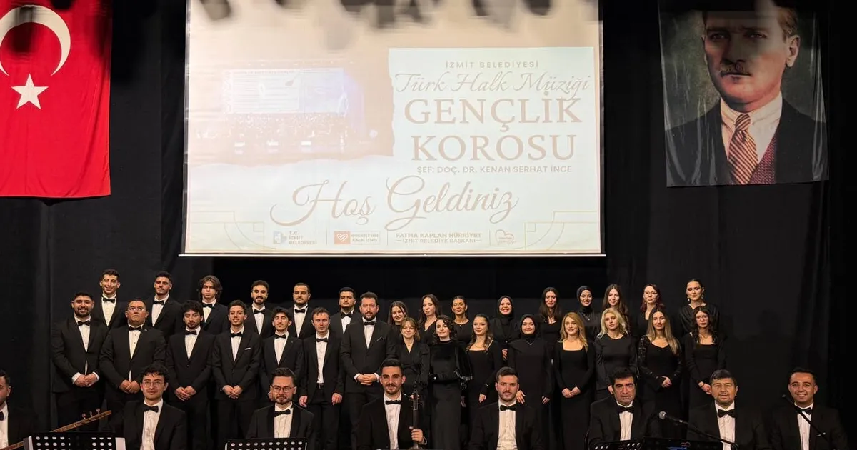 Kocaeli İzmit’te THM Gençlik Korosu’ndan muhteşem konser