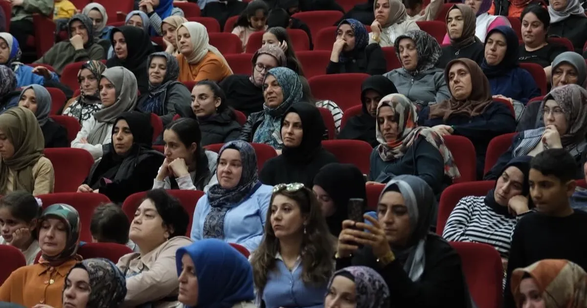 Kocaeli’de ‘Aile Mektebi Sohbetleri’ yoğun ilgi gördü