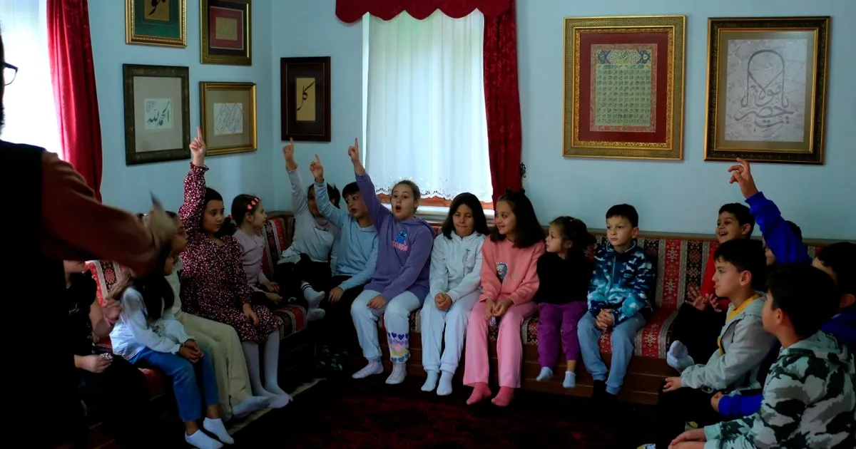 Kocaeli’de çocuklar Mesnevi hikâyelerini sahneledi