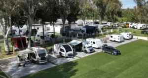 Antalya Büyükşehir Belediyesi tarafından Konyaaltı’nda hizmete açılan Karavan Park, ağır