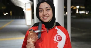 Konya Büyükşehir Belediyespor’un başarılı judocusu Esma Gökülü, Tokyo’daki 2025 İşitme