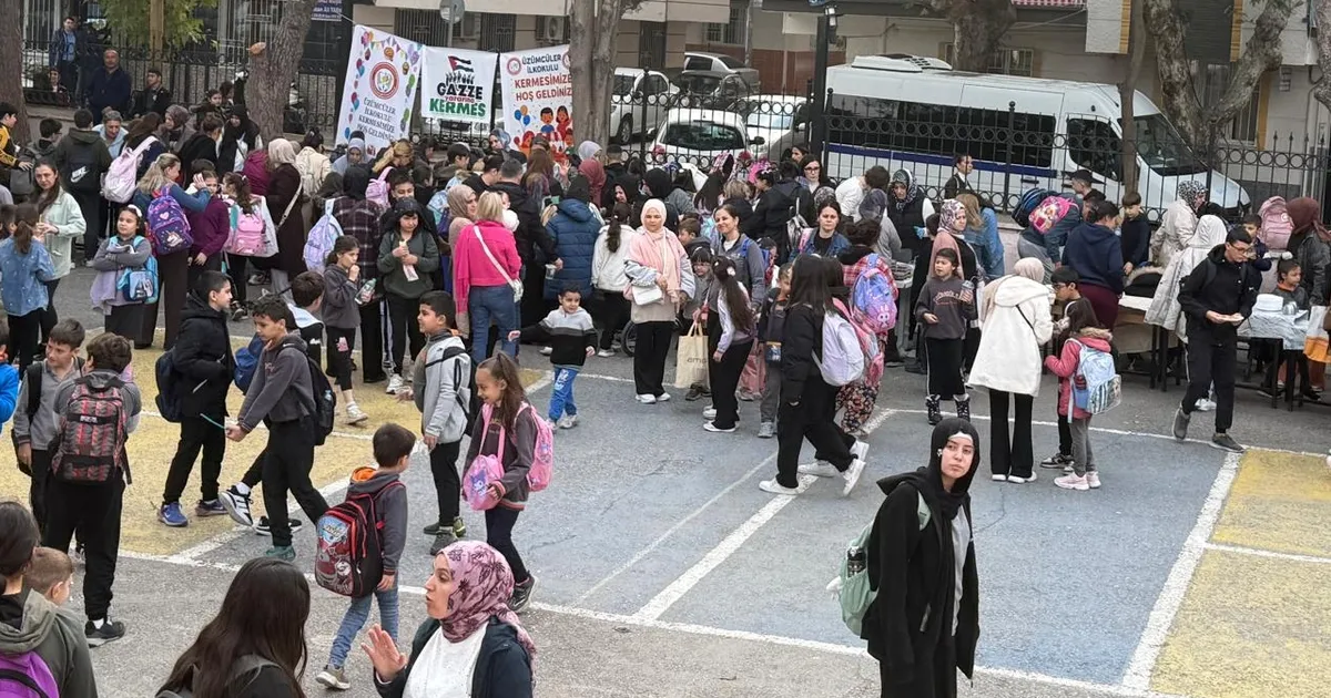 Manisa Yunusemre’de Üzümcüler İlkokulu’nda kermes