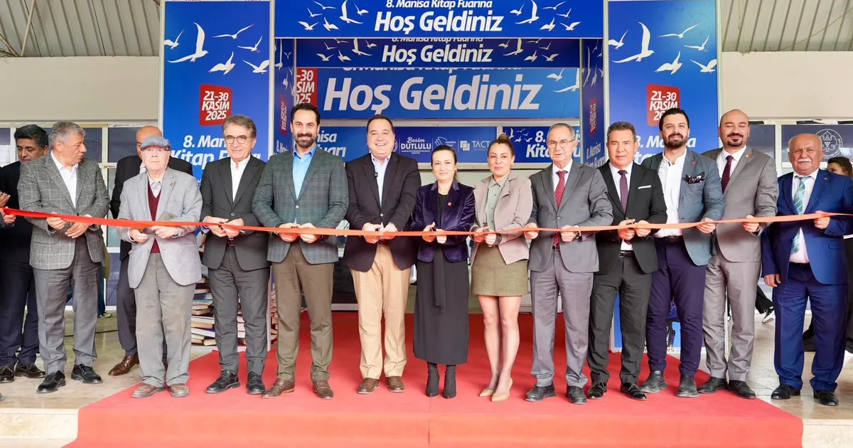 Manisa Büyükşehir Belediyesi’nin dayanaklarıyla bu sene 8’incisi düzenlenen Kitap Fuarı,