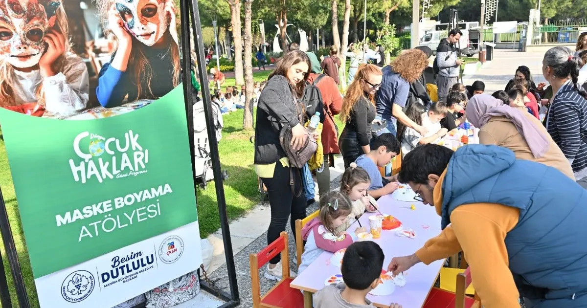 Manisalı çocuklar haklarını eğlenerek öğrendi