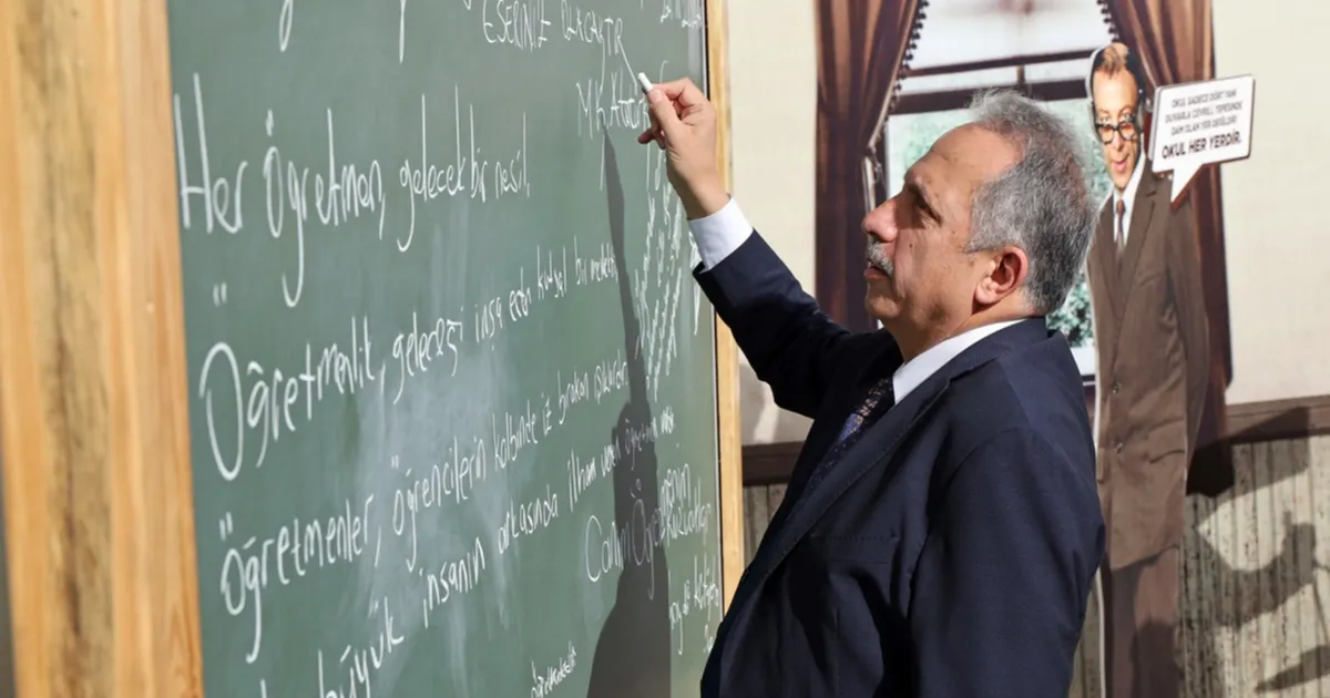 Mustafa Yalçın’dan ‘Öğretmenler Günü’ mesajı