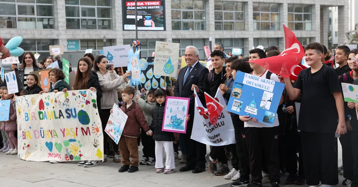 Nilüferli çocuklardan ‘gelecek’ için anlamlı yürüyüş