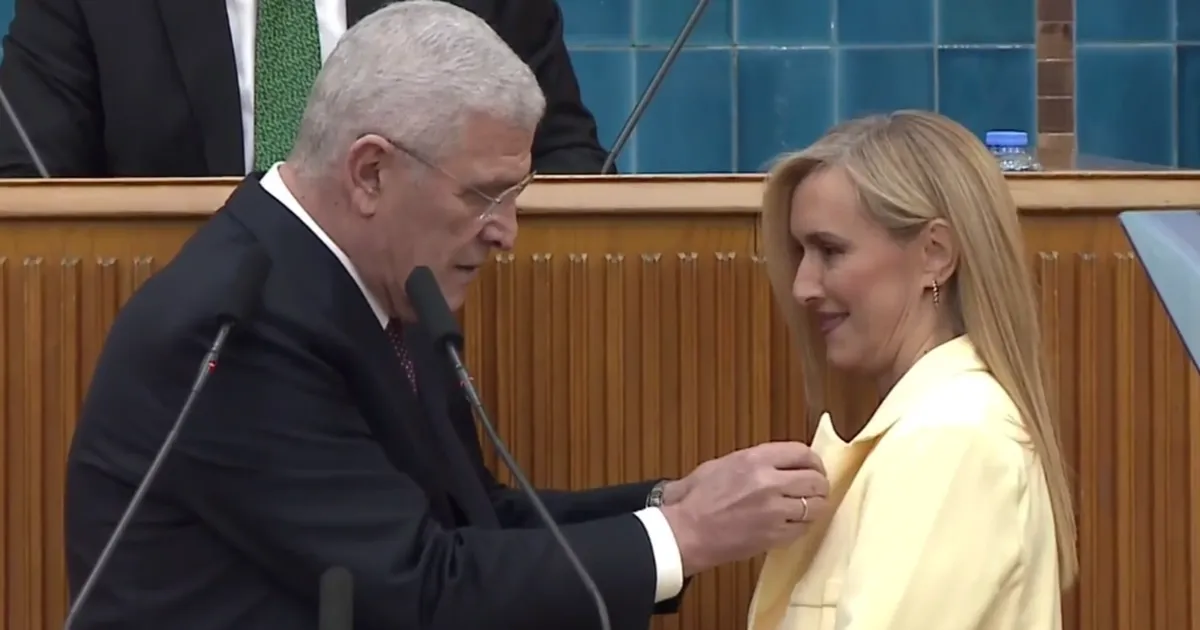 Muharrem İnce'nin kurucu başkanlığındaki Memleket Partisi'nden istifa eden Prof. Dr.