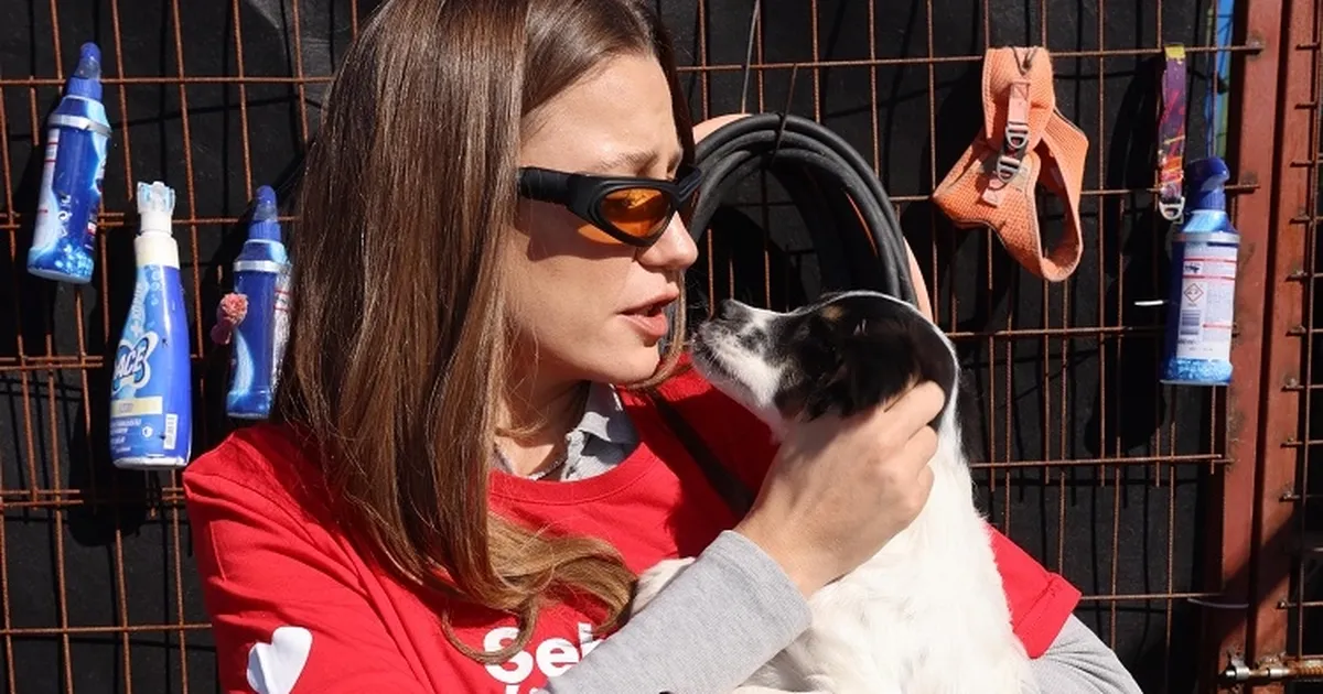 Serenay Sarıkaya’dan ‘can dostlar’ için özel mesai