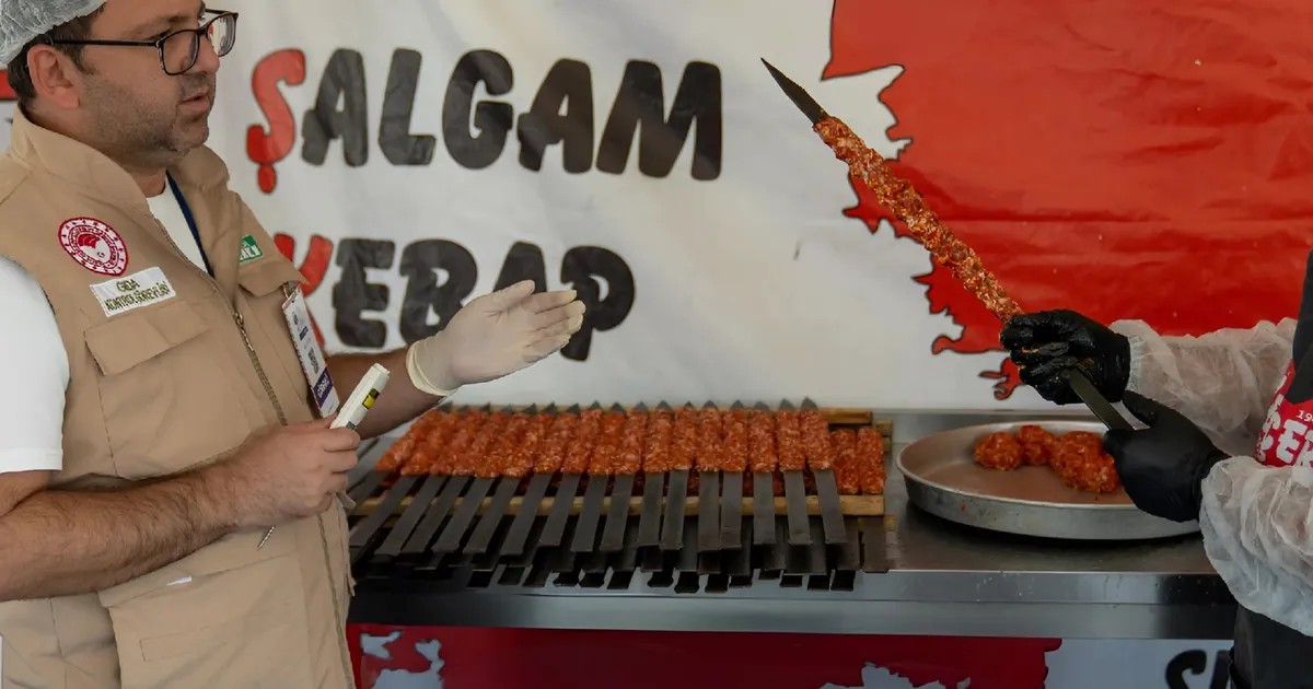 Sokak lezzetleri mercek altında! İzinsiz satış noktaları kapatılacak!