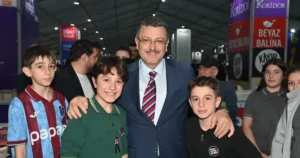 Trabzon Büyükşehir Belediyesi’nin klâsik hale getirdiği Kitap Günleri'nin ikincisi, coşkulu