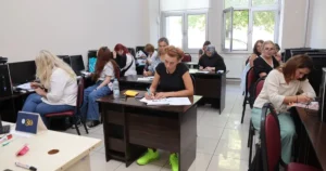 Kocaeli Büyükşehir Belediyesi Meslek ve Sanat Eğitimi Kursları (KO-MEK), yabancı