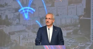 Ulaştırma ve Altyapı Bakanı Abdulkadir Uraloğlu, Bakanlık ile bağlı ve