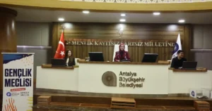 Antalya Büyükşehir Belediyesi Gençlik Meclisi, yeni dönemin ilk toplantısını gerçekleştirdi.