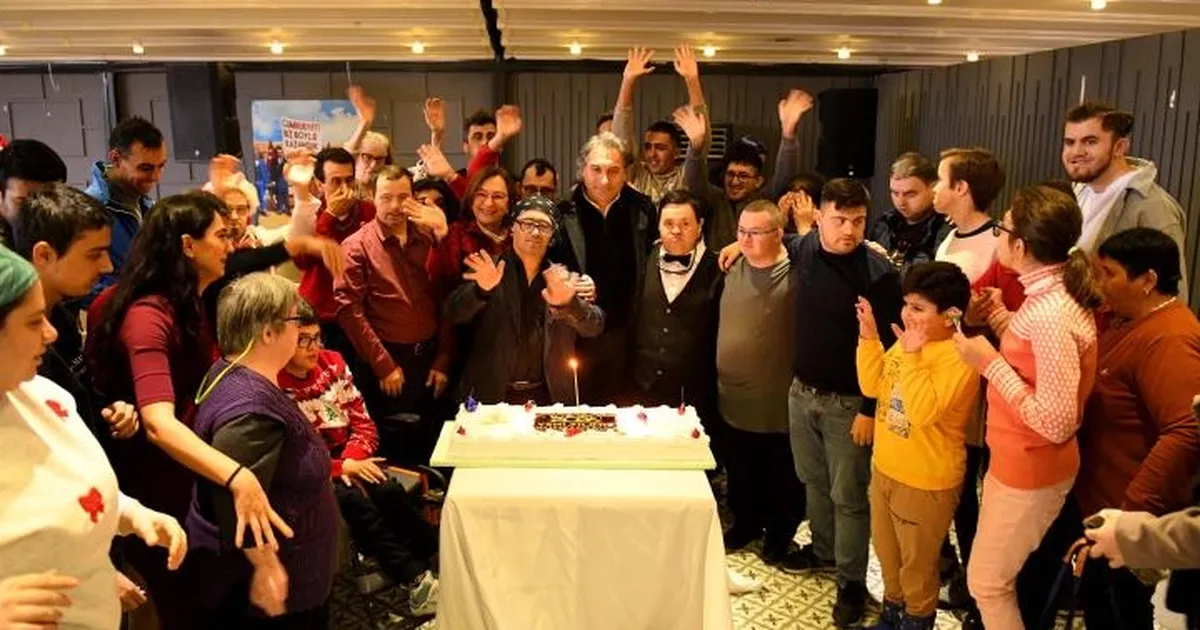 Antalya’da yeni yıla Engelsiz Kafe’de ‘merhaba’ dediler