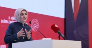 Aile ve Sosyal Hizmetler Bakanı Mahinur Özdemir Göktaş, il müdürlerine
