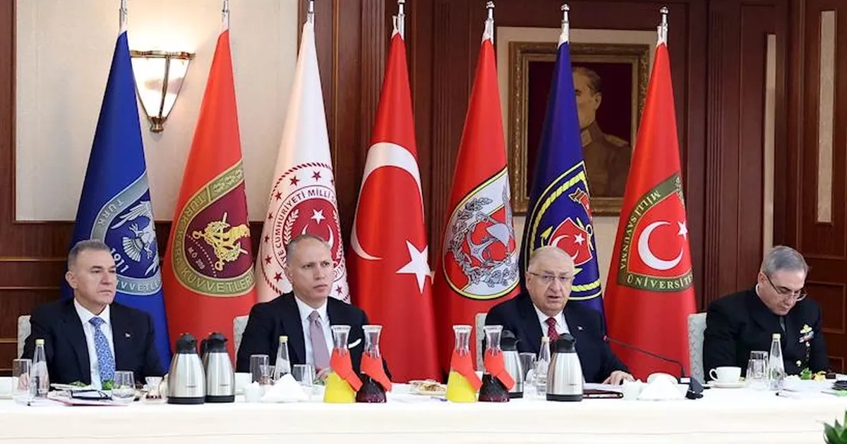 Milli Savunma Bakanı Yaşar Güler, Ankara’da basın mensuplarıyla bir araya