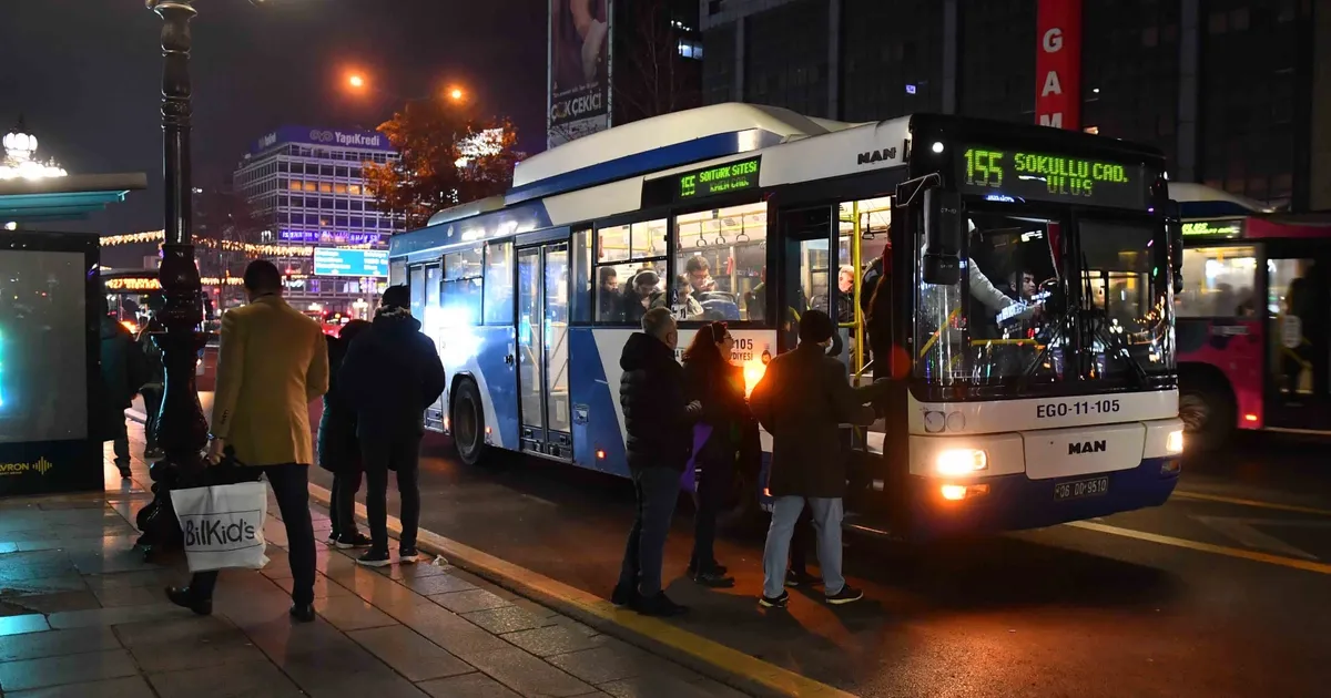 Başkent’te yılbaşı hazırlıkları tamamlandı