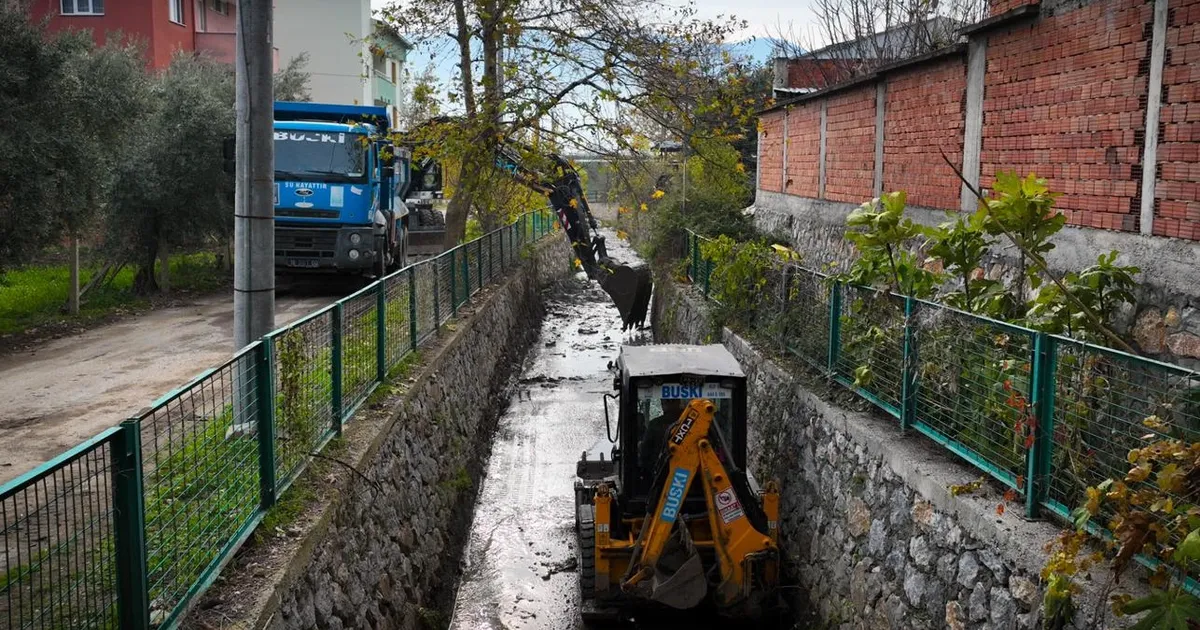 Bursa Büyükşehir’den taşkınlara karşı temizlik seferberliği