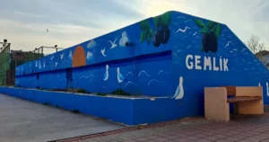 Bursa Gemlik Kent Kurulu tarafından kurulan Sanat Sokakta Çalışma Kümesi, istekli