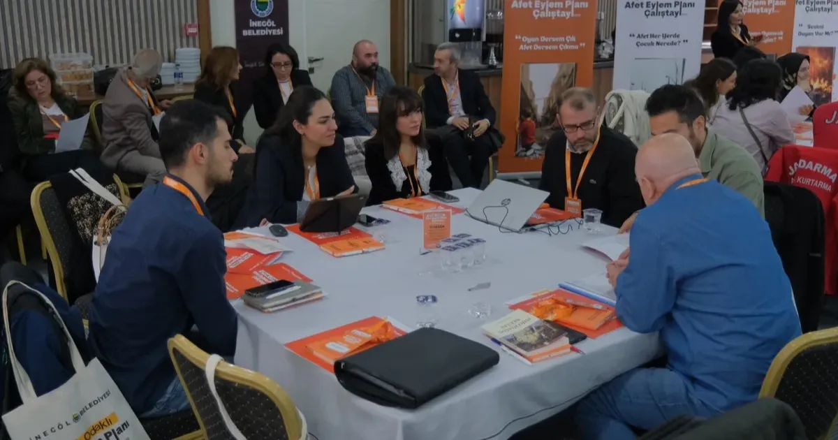 Bursa İnegöl Belediyesi’nden Türkiye’de ilk… Çocuk odaklı afet eylem planı çalıştayı