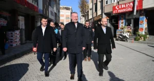 Bursa'da Karacabey Belediye Başkanı Fatih Karabatı, Sevgi Yolu’ndaki prestij cadde