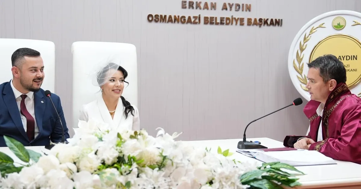 Bursa Osmangazi’de Başkan Aydın yılın son nikahını kıydı