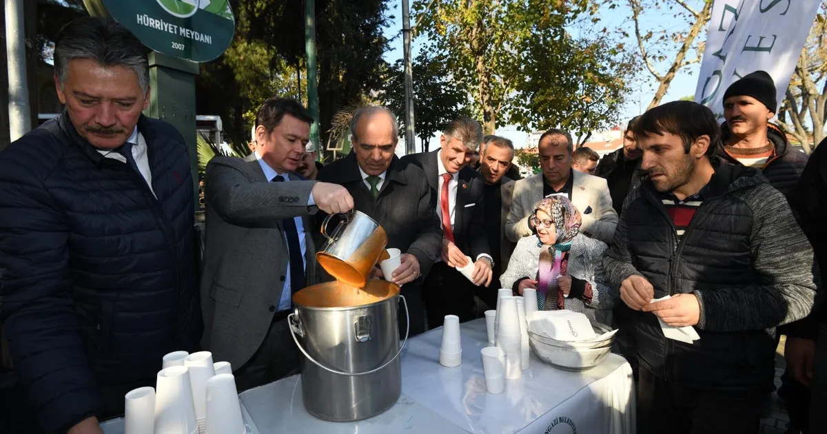 Bursa'da Osmangazi’de yaşayan vatandaşların istek ve taleplerini dinleyerek çözüm odaklı