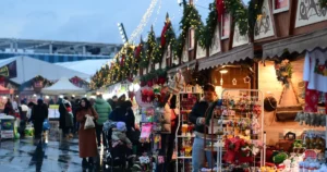 Bursa'da Osmangazi Belediyesi, Yeni Yıl Festivali etkinlikleri kapsamında vatandaşlara, müzik