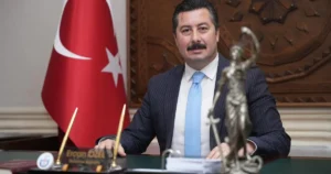 Bursa'da Yenişehir Belediye Başkanı Ercan Özel, yayımladığı yeni yıl mesajında