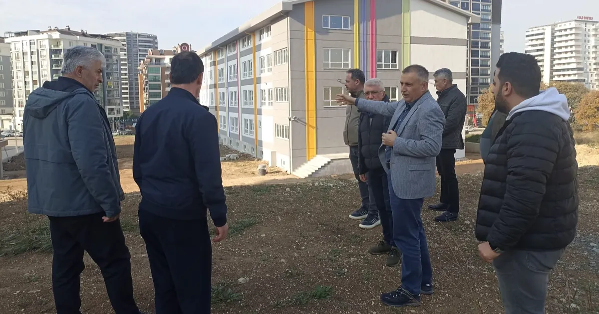 Bursa’da eğitim yatırımları ve güçlendirme çalışmaları yerinde incelendi