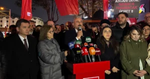 CHP Bursa İl Başkanlığı, Kent Meydanı'nda düzenlediği basın açıklamasıyla asgari
