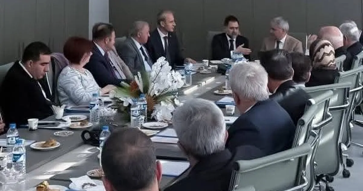 Erzurum Yakutiye’de Başkan Uçar lise müdrüleriyle buluştu