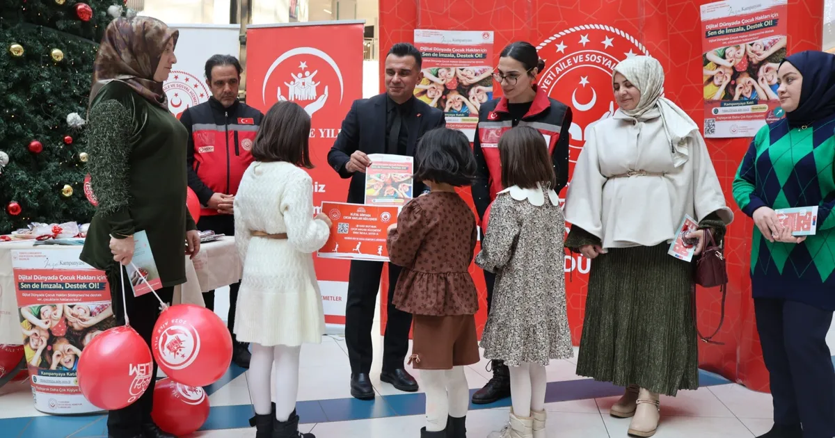 Erzurum’da ‘Dijital Dünyada Çocuk Hakları’ için imza kampanyası