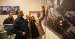 Bornova Belediye Başkanı Ömer Eşki, ilçede süren yol yapım çalışmaları