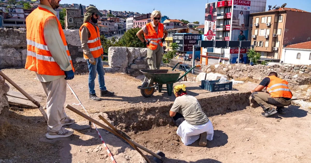 İzmir Büyükşehir’den kent tarihine güçlü destek