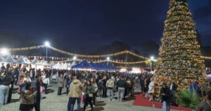 İzmir Büyükşehir Belediyesi tarafından Kültürpark’ta ikinci sefer düzenlenen Yeni Yıl